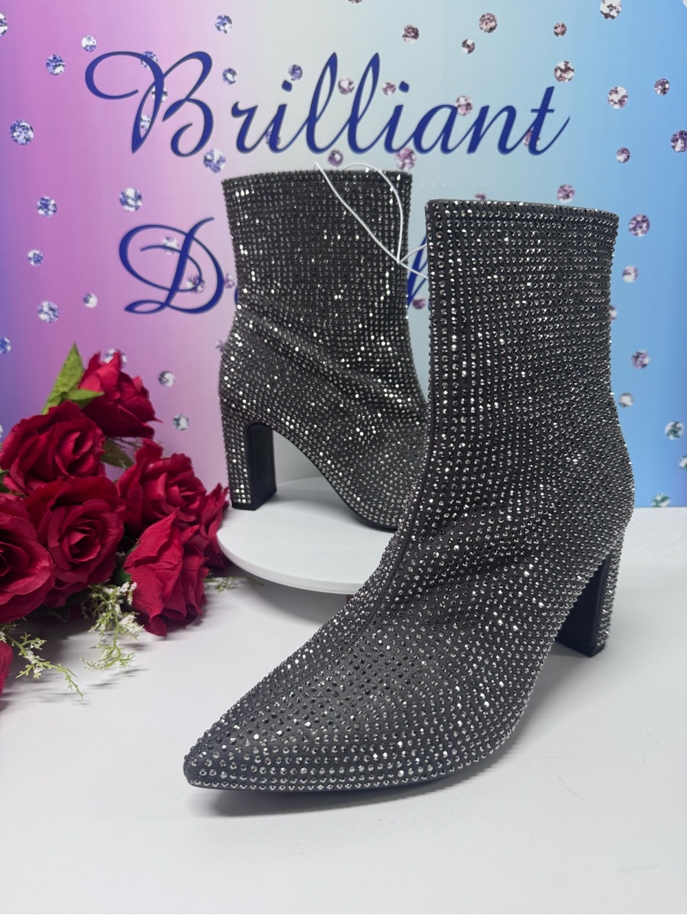 ❤️‍🔥NIB SILVER CRYSTAL HEELED BOOTS